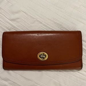 Rare gorgeous, Coach Envelope Park Pebbled Turnlock Wallet.